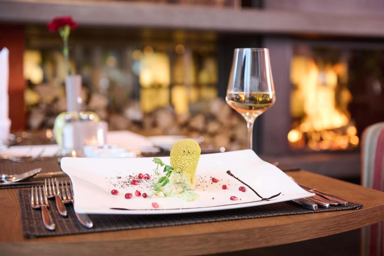 Das Hotel Eden - Das Aktiv- & Wohlfuehlhotel In Tirol Auf 1200M Hoehe 제펠드 인 티롤 외부 사진
