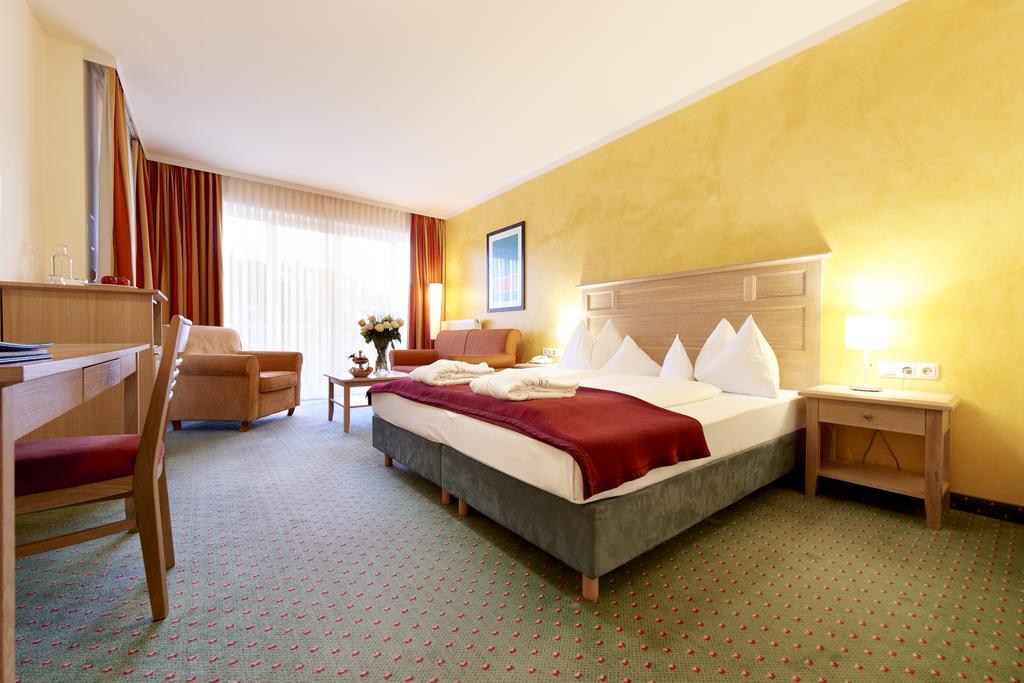 Das Hotel Eden - Das Aktiv- & Wohlfuehlhotel In Tirol Auf 1200M Hoehe 제펠드 인 티롤 외부 사진