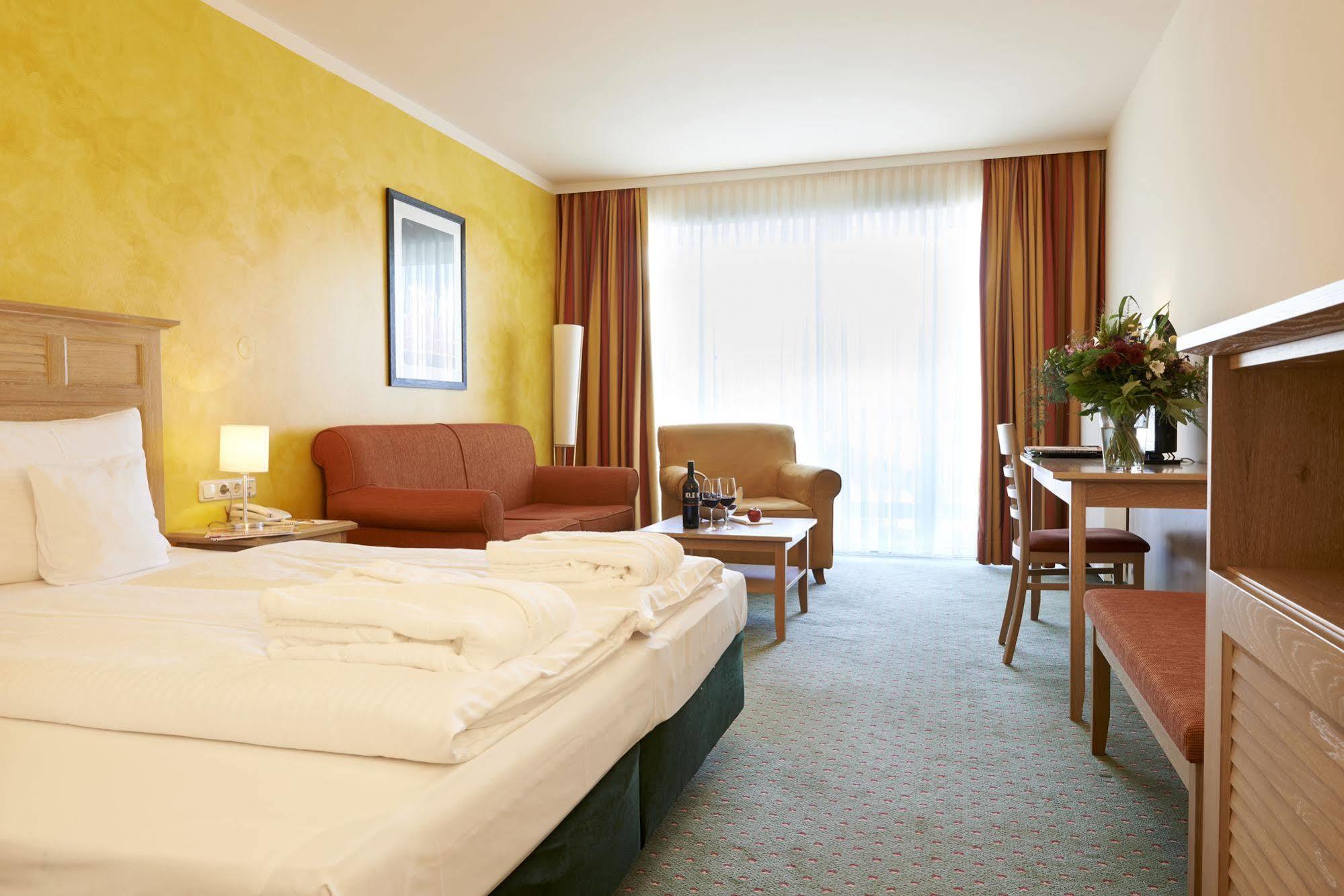 Das Hotel Eden - Das Aktiv- & Wohlfuehlhotel In Tirol Auf 1200M Hoehe 제펠드 인 티롤 외부 사진